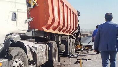 تصادف کامیون، اتوبوس و پراید ۱۹ مصدوم برجای گذاشت