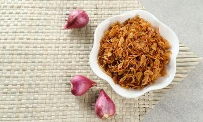 طرز تهیه پیاز داغ کریسپی