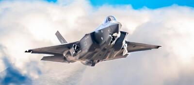 چرا جنگنده‌های پیشرفته در سرعت‌های بالا نمی‌توانند دور بزنند؟ خلبان F-35 پاسخ می‌دهد