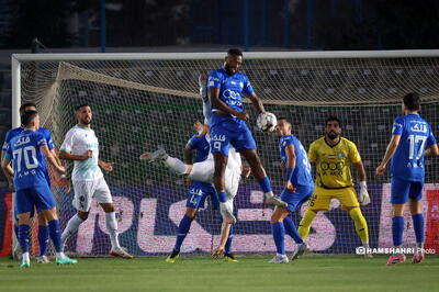  مراغه‌چیان: شک دارم این دو بازیکن  استقلال فوتبالیست باشند