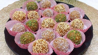 طرز تهیه خوشمزه ترین توپک خرما برای مهمانی ها !