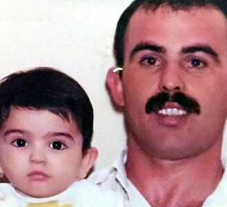عکس/ چهره بانمک شیوای سریال بچه مهندس در آغوش پدرش | اقتصاد24