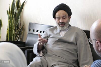 ادعای یک فعال سیاسی: حداقل روحانی ۸ سال کشور را اداره کرد اما جلیلی آدم ضعیفی است