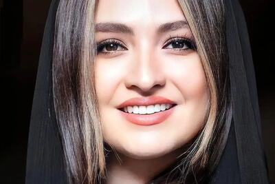 رونمایی گلاره عباسی از نخستین کتاب خود «خیال است دیگر» در شیراز