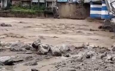 فیلم/ مرگ ‌آفرینی باران در هند