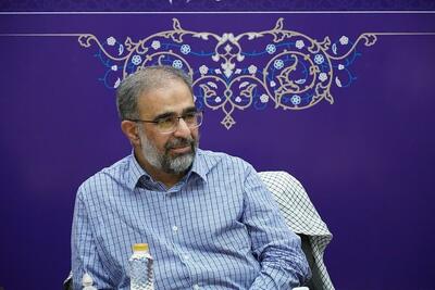 ۲۴۰۰ دانشجوی دکتری علوم انسانی و هنر در پیش‌دفاع متمرکز دانشگاه آزاد - پارس فوتبال