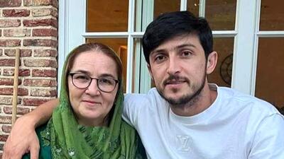 فیلم/ سردار آزمون: من شانسی به دنیا اومدم دکتر به مامانم گفته بود بخاطر کم خونی خیلی زیاد سالم به دنیا نمیام بعد چند سال همون دکتر رو تو فرودگاه دیدیم و...