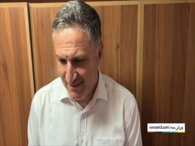  اکبریان: به رحمتی حق می دهم چون تحت فشار است