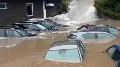 سیل گسترده و تبدیل شدن خیابان‌ها به استخر ماشین در نروژ (فیلم)