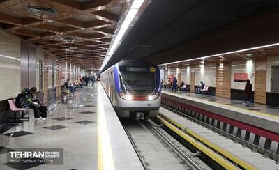 محتوای تابلوی جدید متروی تهران جلب توجه کرد
