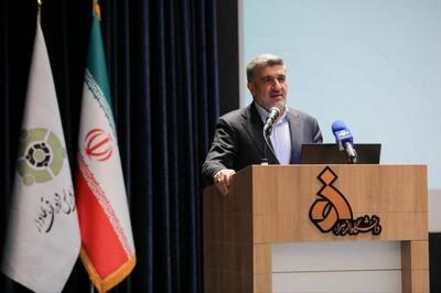 صاحب جمله ی بورس ما پتانسیل ۴۰۰ میلیارد دلاری شدن را دارد : کارگزاران به این سوال مهم پاسخ ندادند که چرا بازار سرمایه ما ۴۰۰ میلیارد دلاری نشد؟