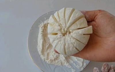 دیگه پیاز سرخ نکنید / طرز تهیه پیاز شکوفه دار مجلسی با سس مخصوص