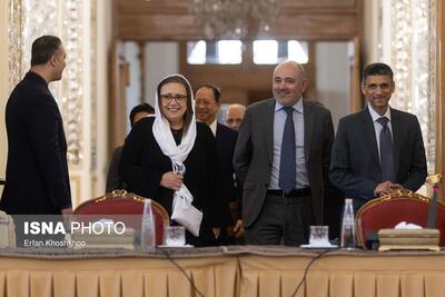 تصاویر: نشست وزیر امور خارجه با سفرا، کارداران و روسای نمایندگی‌های خارجی