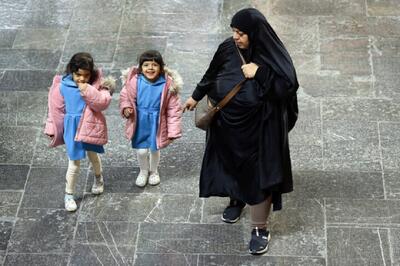 مادران دارای ۳ فرزند و بیشتر زودتر بازنشسته می‌شوند