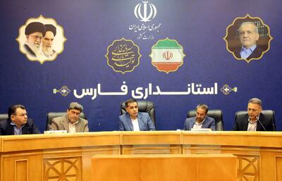 طرح توسعه گلخانه‌ها با استفاده از نیروگاه‌های خورشیدی در فارس دنبال می شود