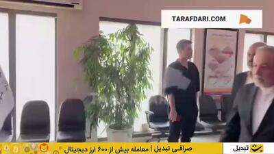 ورود عباس عراقچی، وزیر امور خارجه کشور به مراسم گرامی‌داشت حسین کلانی