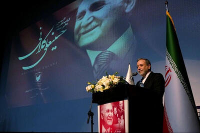 عراقچی: پیگیر صدور روادید نمایندگان ایران برای قرعه‌کشی جام جهانی هستیم
