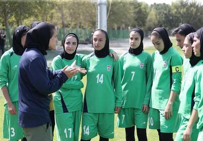 جریمه بازیکن بانوان ایران به دلیل ضربه زدن به رختکن پس از شکست سنگین - تسنیم