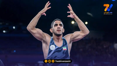 اهدای مدال‌های قهرمانان کشتی به موزه آستان قدس رضوی