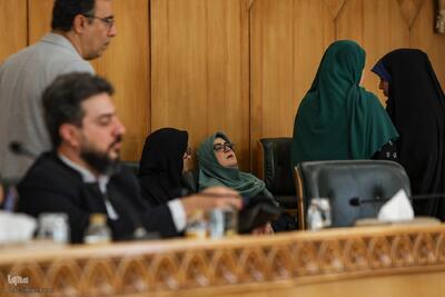 بدحال شدن سخنگوی دولت در نشست خبری