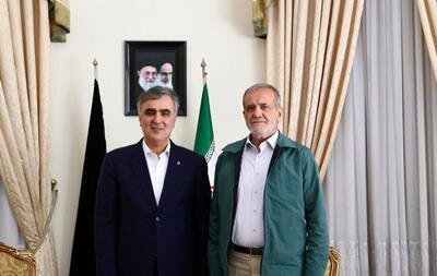 انتقاد خبرگزاری فارس از دوگانه پزشکیان و فرزین!