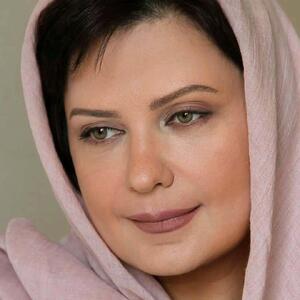  عکس/ جذابیت تمام نشدنی لعیا زنگنه در ۵۰ سالگی | اقتصاد24