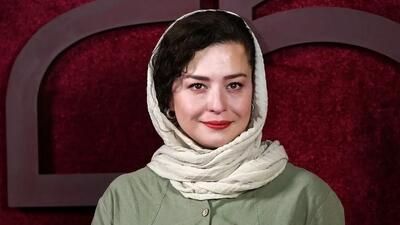 خبر روز | عکس مهرواه شریفی نیا با چادر گل گلی در خردسالی دهه 60 | گلی شی