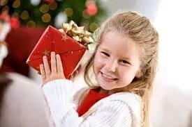 هدیه یک پدر اروپایی برای فرزندانش؛ اسباب بازی سیاه پوست در قفس! /عکس