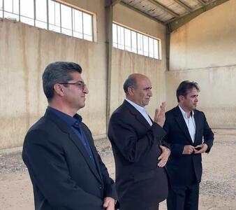 تاکید فرماندار مرکز لرستان بر بازسازی ورزشگاه رهاشده روستای دارایی شهرستان خرم‌آباد