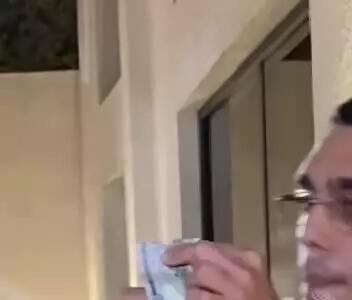 سردرگمی جالب علی دایی مقابل هنرنمایی شعبده‌باز ایرانی