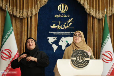 ببینید | سخنگوی دولت بعد از دقایقی به نشست خبری برگشت