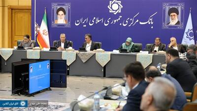 گزارش تصویری | نشست هیئت رییسه و جمعی از فعالان اقتصادی اتاق ایران با رییس کل بانک مرکزی (2)