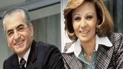 عکس سفر در زمان /  گریه های محمدرضا پهلوی بعد از دیدن اولین نوزادش و عکسبرداری از فرح دیبا /  سال 1330