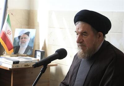 میرتاج‌الدینی: عالم ربانی حتی پس از وفات نیز چراغ هدایت جامعه است - تسنیم