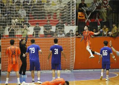 لیگ هندبال: استقلال برد، سپاهان صدرنشین شد