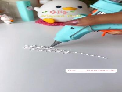 یک ایده جالب برای ساخت آویز با چسب حرارتی