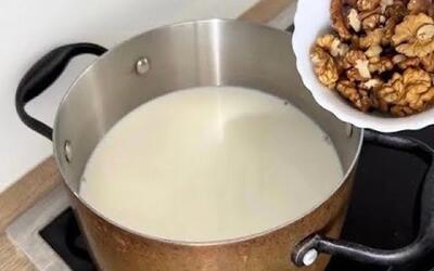 طرز تهیه پنیر گردویی : کافیست گردو را در شیر قرار دهید