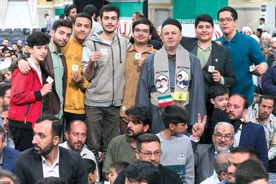 صدای «ایران همدل» از حسینیه امام(ره)