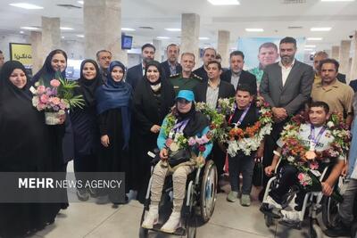 مدال‌آوران پارادوومیدانی جهان وارد فرودگاه اهواز شدند