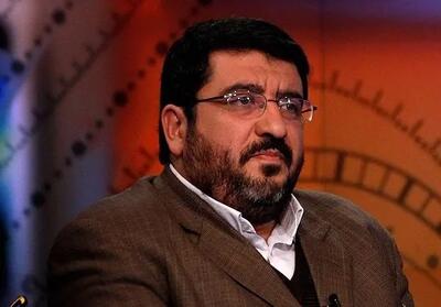 انتقاد شدید روزنامه نزدیک به قالیباف از فواد ایزدی؛ در مسیر خطرناکی قدم گذاشته!