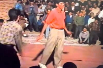 آواز شاد؛ الگوی پسرای دهه 60 که مردونه میرقصن اینا بودن بار گنگ رقصشونو تریلی نمیکشه