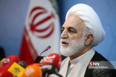 دستگاه قضا از خیانت‌های اقتصادی عبور نکند