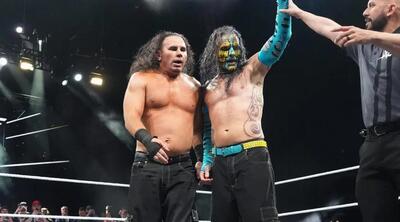 مت و جف هاردی بار دیگر قهرمان تگ‌تیم WWE شدند
