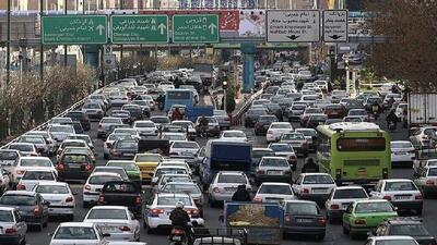 آخرین وضعیت ترافیک صبحگاهی بزرگراه‌های پایتخت/ بزرگراه همت و حکیم تردد سنگین است