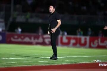 کنایه تند مدافع پرسپولیس به جواد نکونام