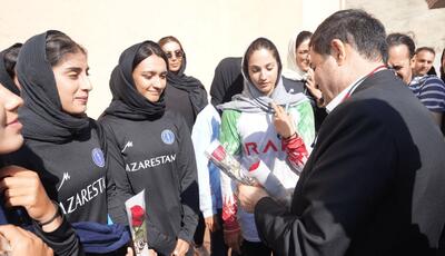 دیدار وزیر ورزش و استاندار با بانوان قایقران تیم‌ملی