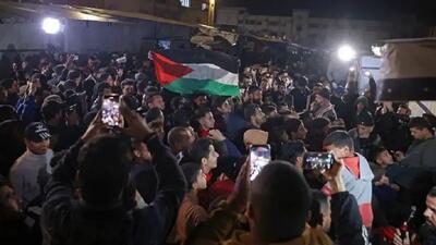 جشن خیابانی ساکنان غزه پس از خبر توافق (فیلم)