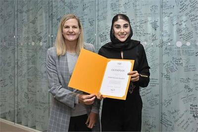 ثبت امضای ناهید کیانی روی دیوار المپیک