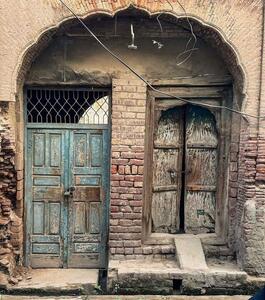 درب این خانه در بهارستان را گِل گرفتند؛ با احتیاط مشاهده کنید - چیدانه