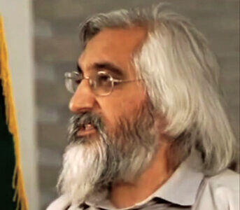 طعنه روزنامه اصولگرا به وحید جلیلی: به جای جنگیدن با دشمنان ذهنی و فرضی خود، با دشمنان واقعی این کشور بجنگ